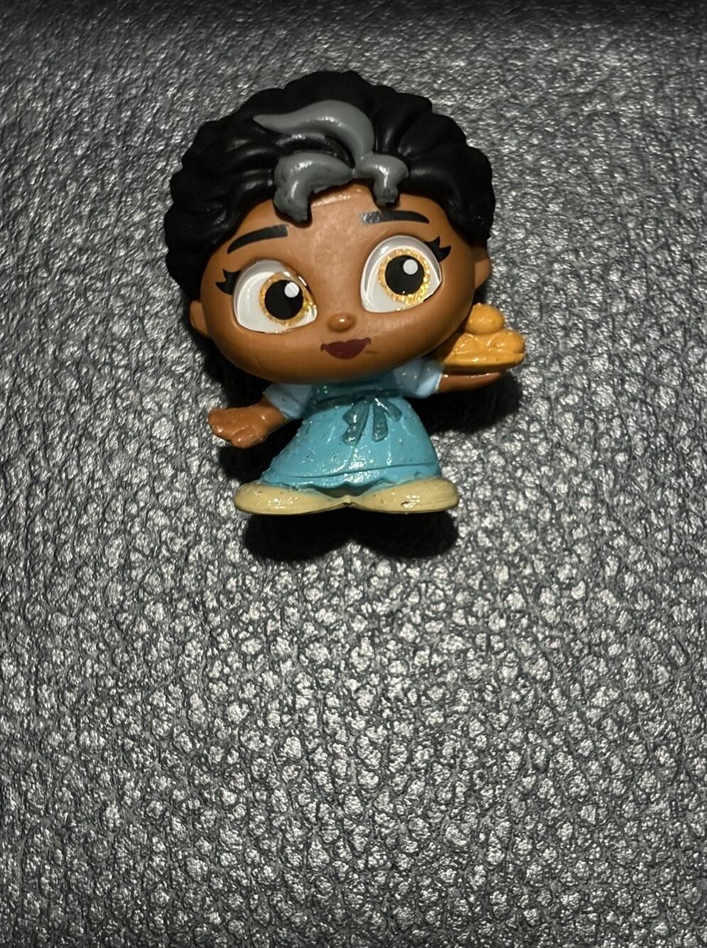 Disney Doorables Encanto Julieta Figure - Encanto Set